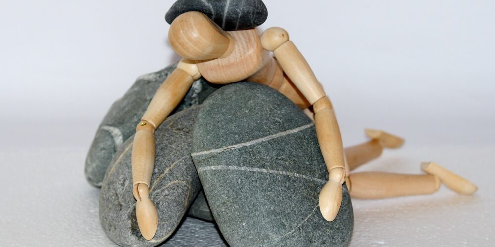 holzfigur-980784_1280